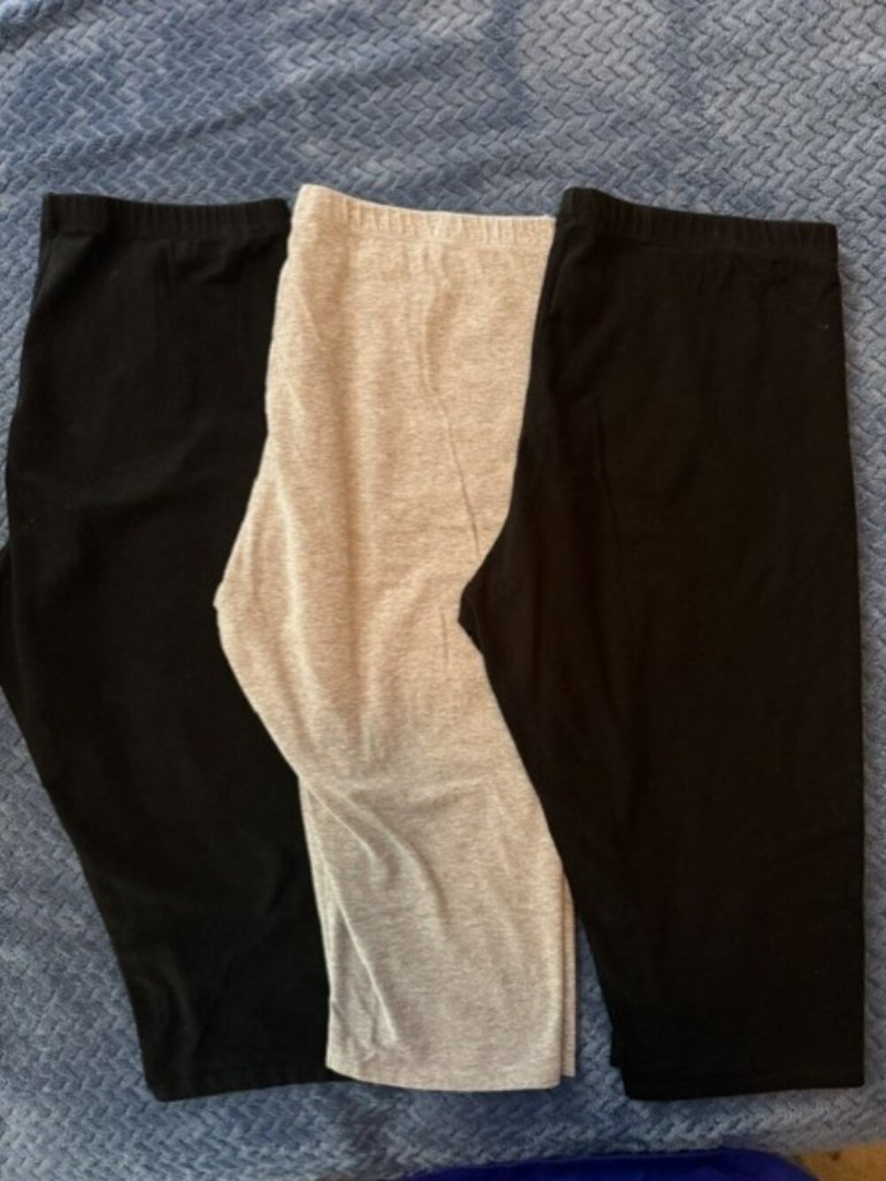 Lot of 3 Stretch is Comfort Capri Leggings Size XLA (Plus Size XL) Black & Gray